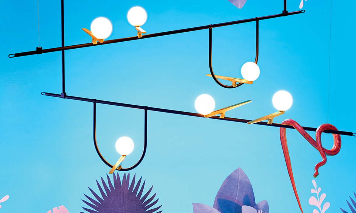 Artemide Yanzi - Ikonische Schwalben aus Messing